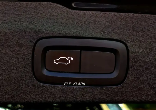 VOLVO V60 T8 AWD Twin Engine Geartronic Inscription