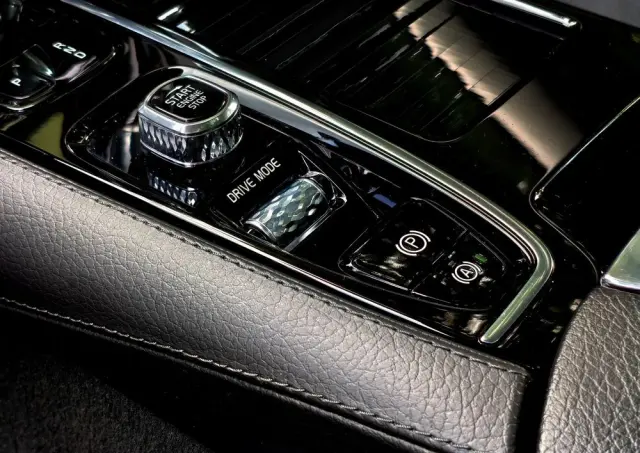 VOLVO V60 T8 AWD Twin Engine Geartronic Inscription