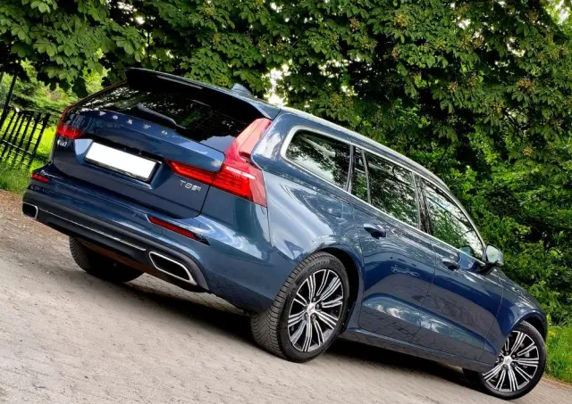 VOLVO V60 T8 AWD Twin Engine Geartronic Inscription