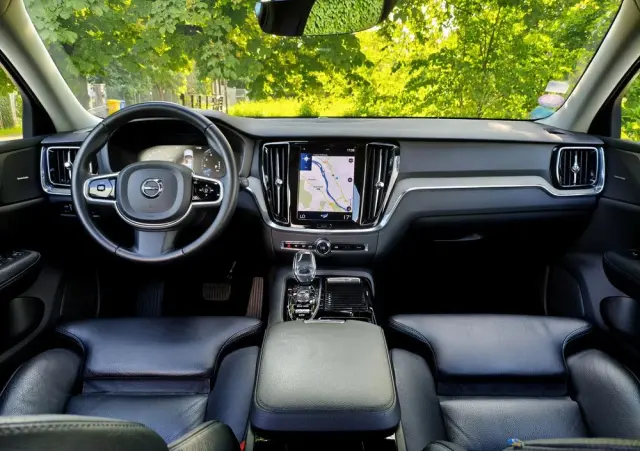 VOLVO V60 T8 AWD Twin Engine Geartronic Inscription
