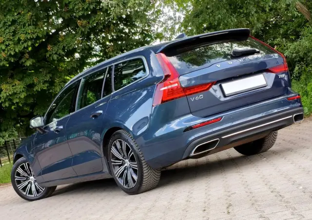 VOLVO V60 T8 AWD Twin Engine Geartronic Inscription