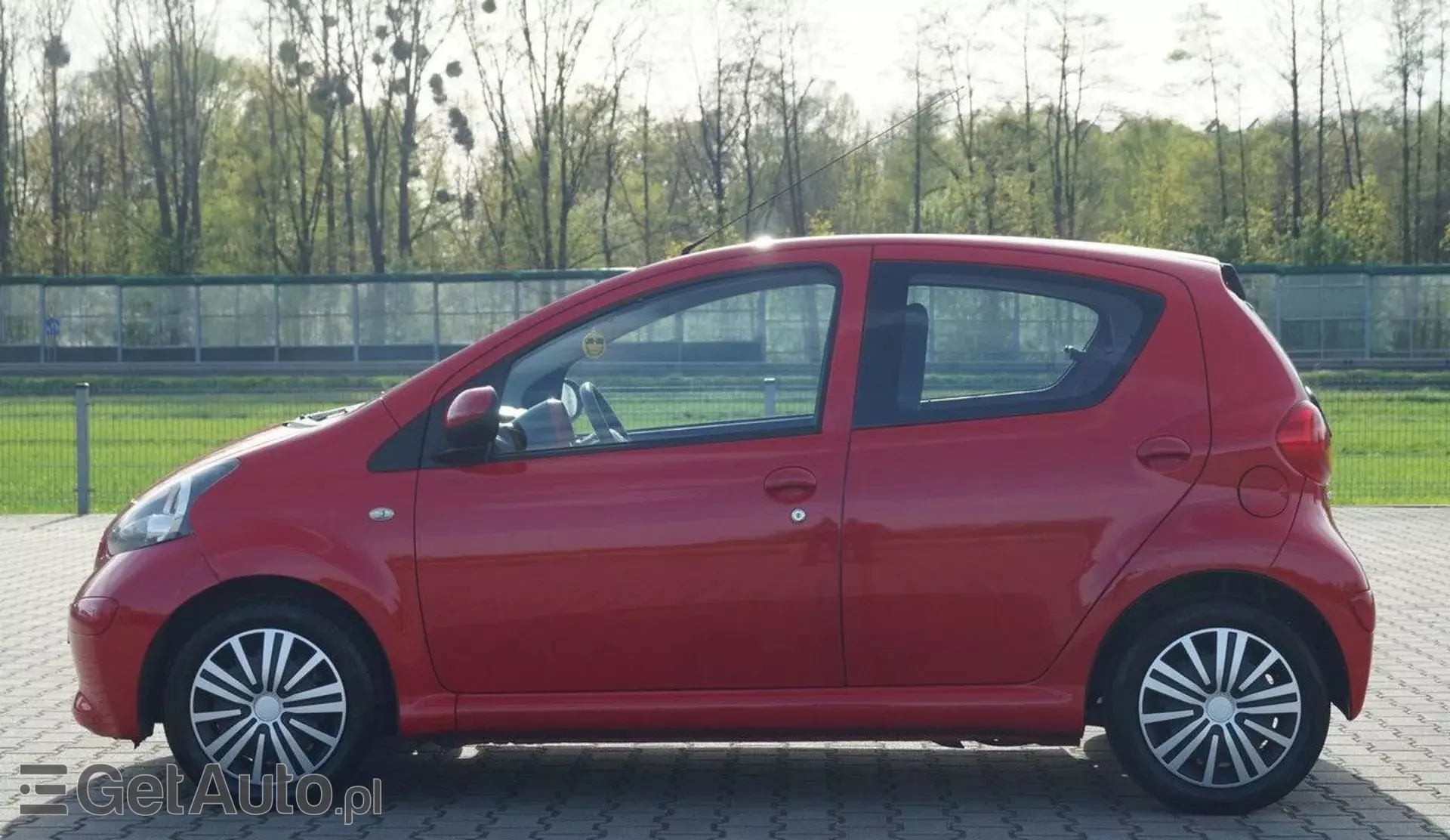 TOYOTA Aygo 1.0i 12V (67 KM)