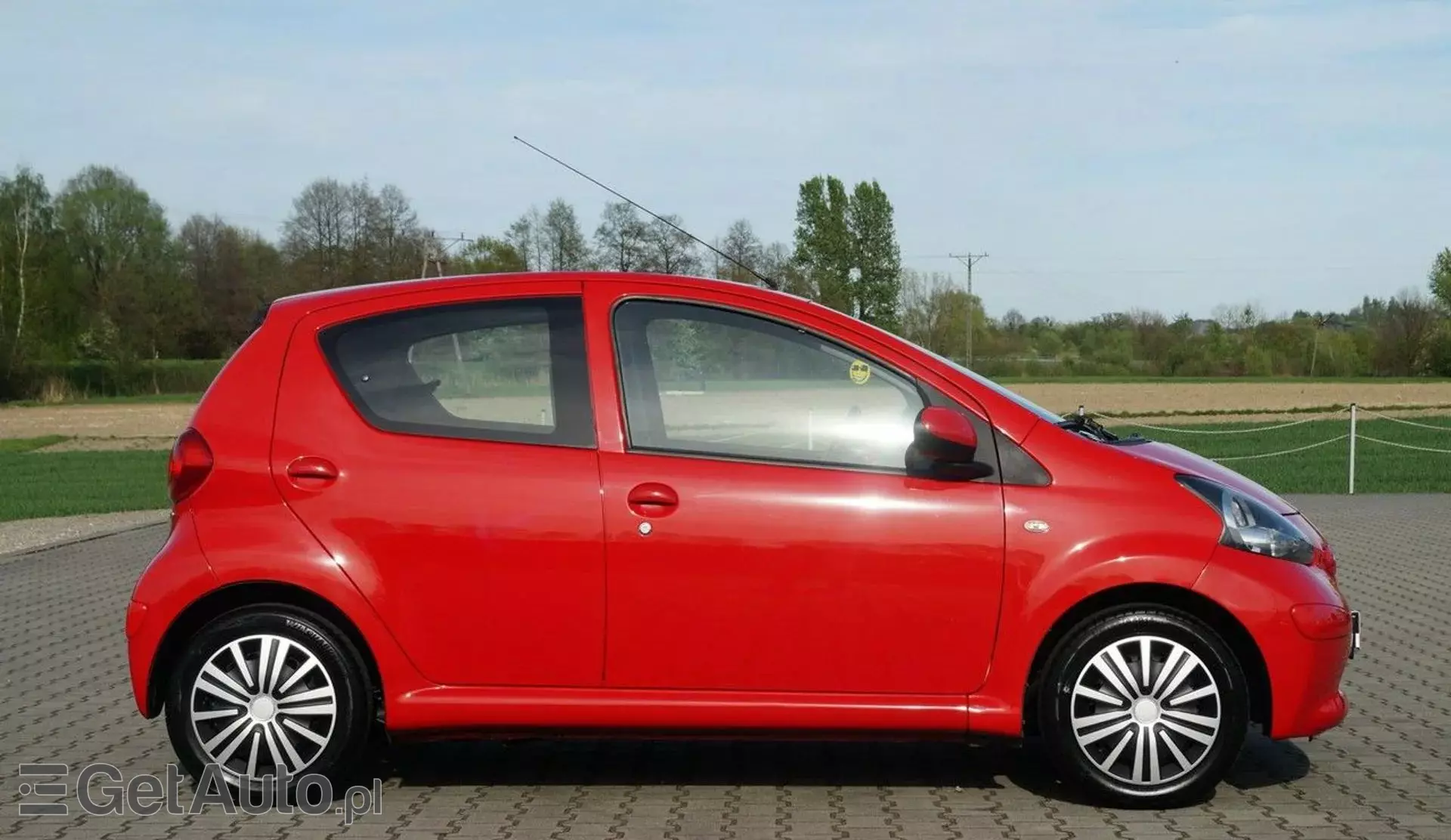 TOYOTA Aygo 1.0i 12V (67 KM)