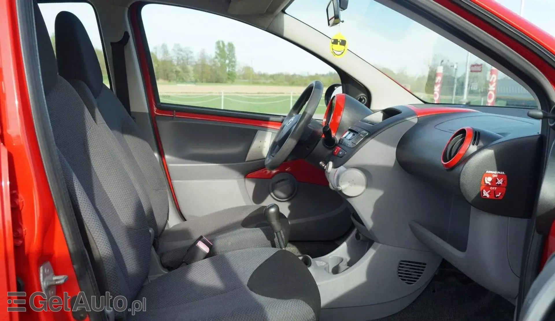 TOYOTA Aygo 1.0i 12V (67 KM)