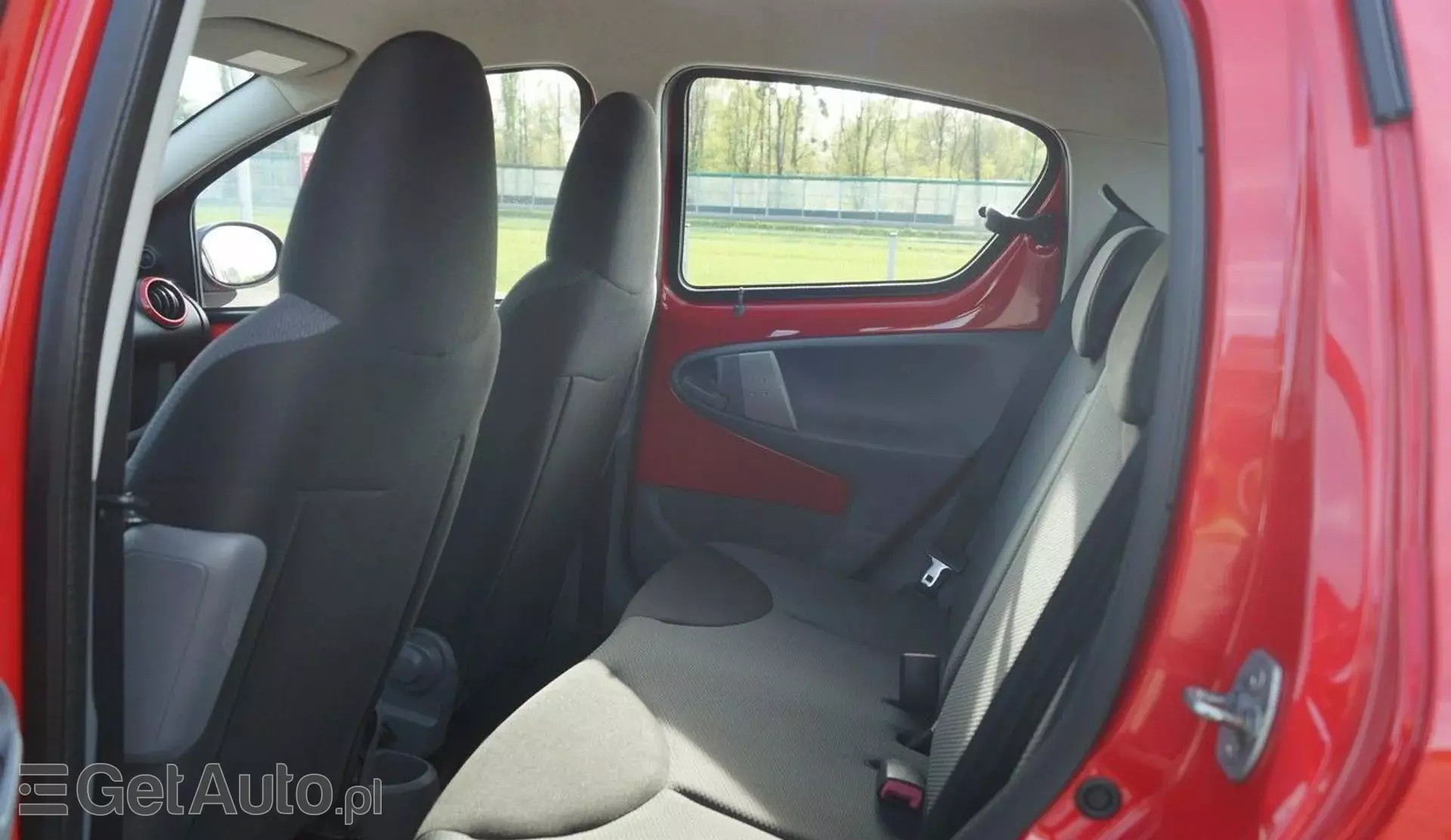 TOYOTA Aygo 1.0i 12V (67 KM)