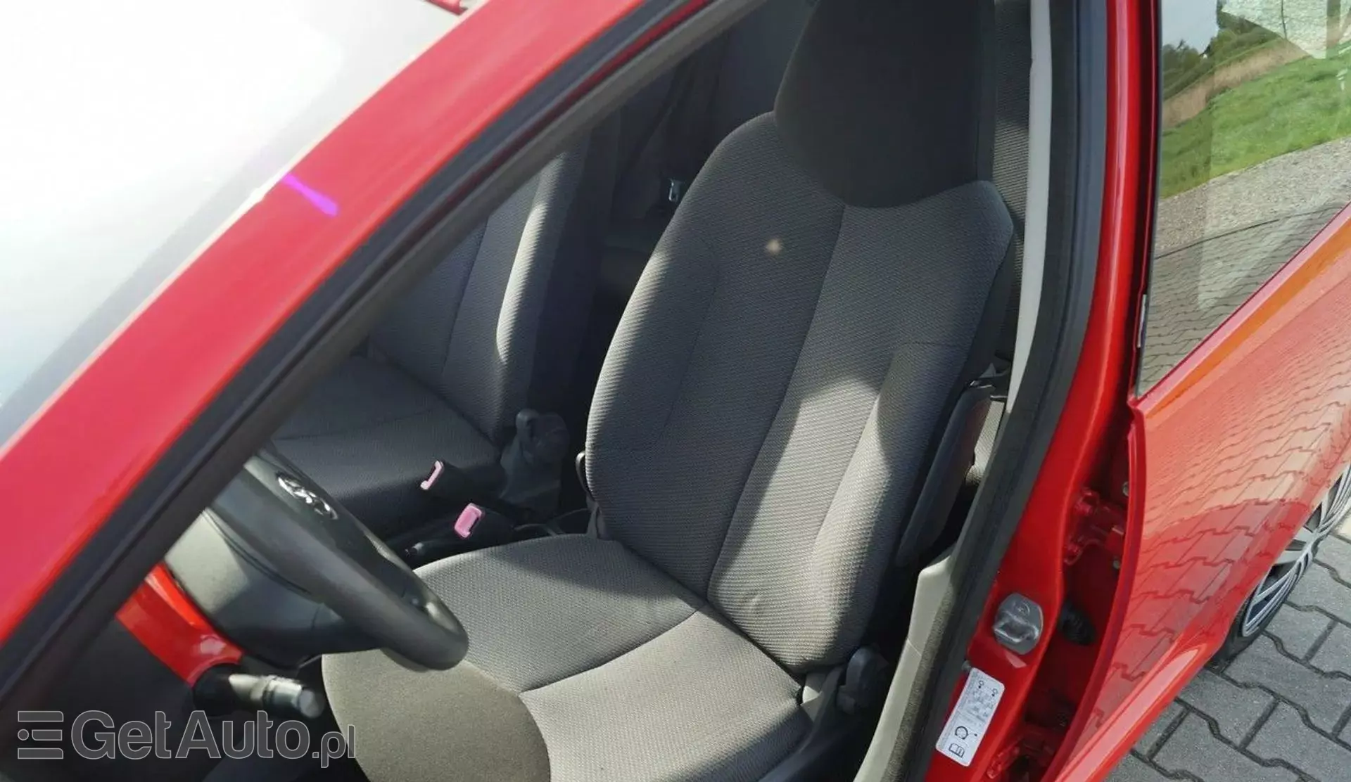 TOYOTA Aygo 1.0i 12V (67 KM)