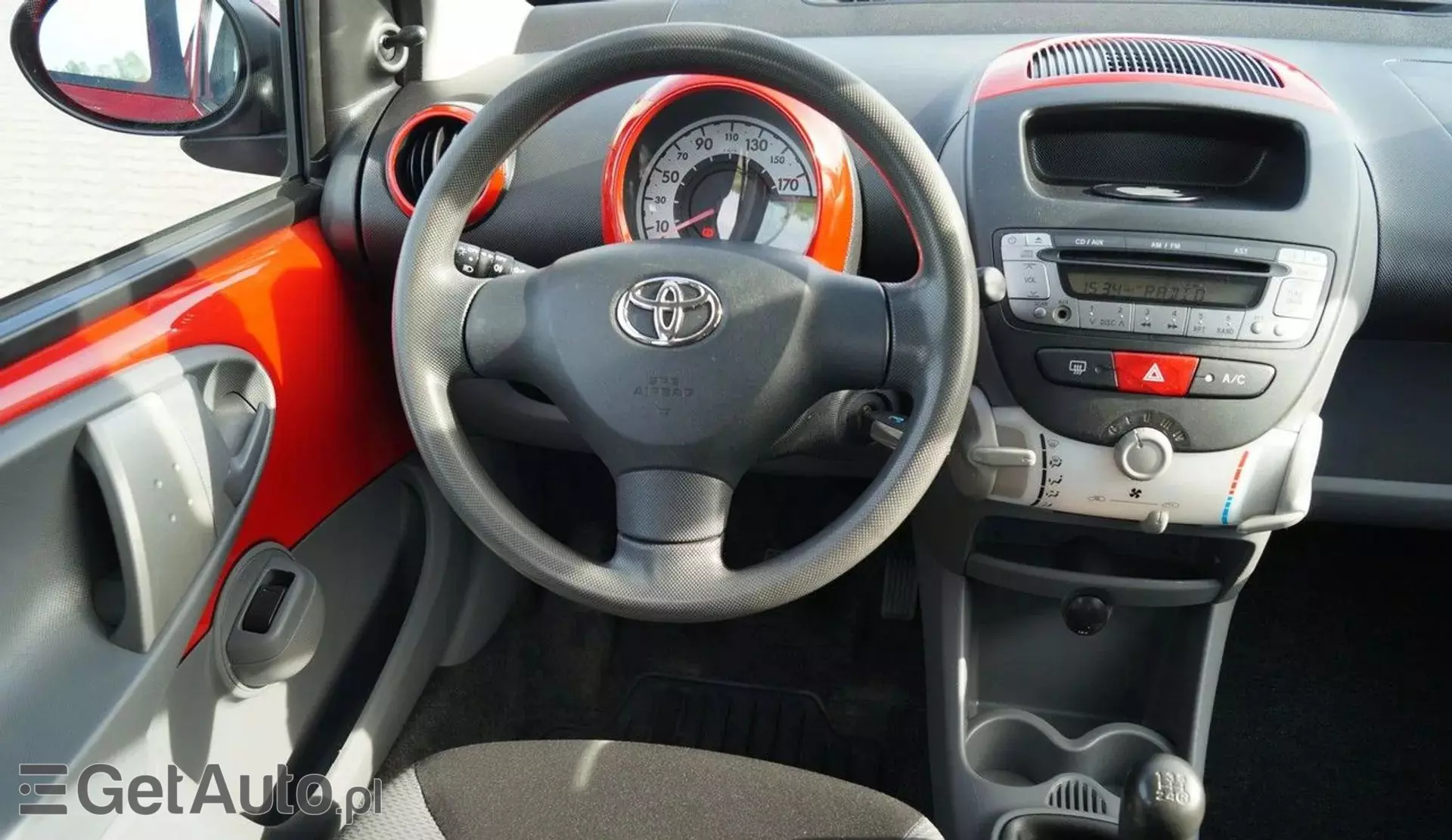 TOYOTA Aygo 1.0i 12V (67 KM)
