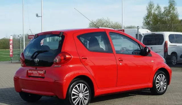 TOYOTA Aygo 1.0i 12V (67 KM)