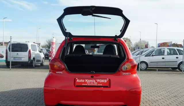 TOYOTA Aygo 1.0i 12V (67 KM)