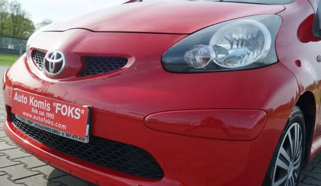 TOYOTA Aygo 1.0i 12V (67 KM)