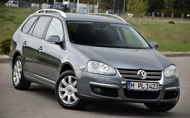 VOLKSWAGEN Golf 
