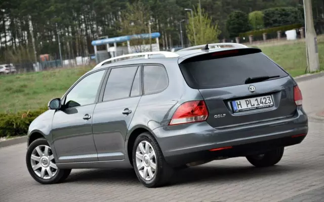VOLKSWAGEN Golf 