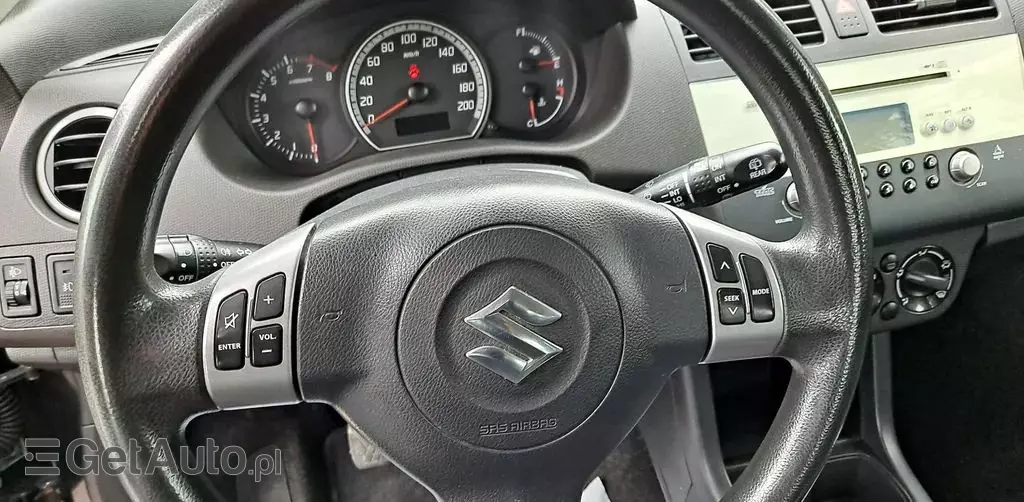 SUZUKI Swift 