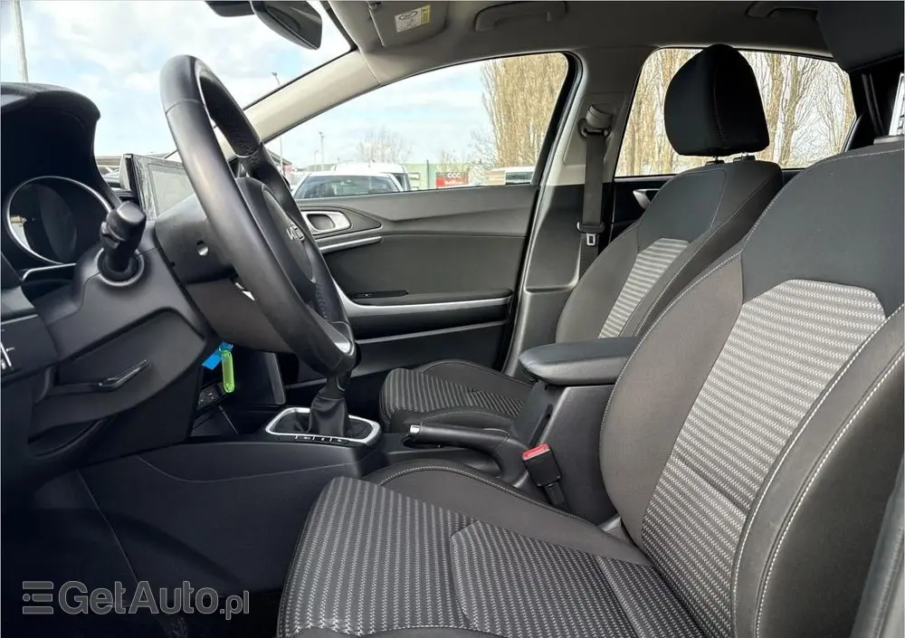 KIA Ceed 1.5 T-GDI M