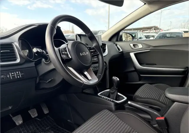 KIA Ceed 1.5 T-GDI M