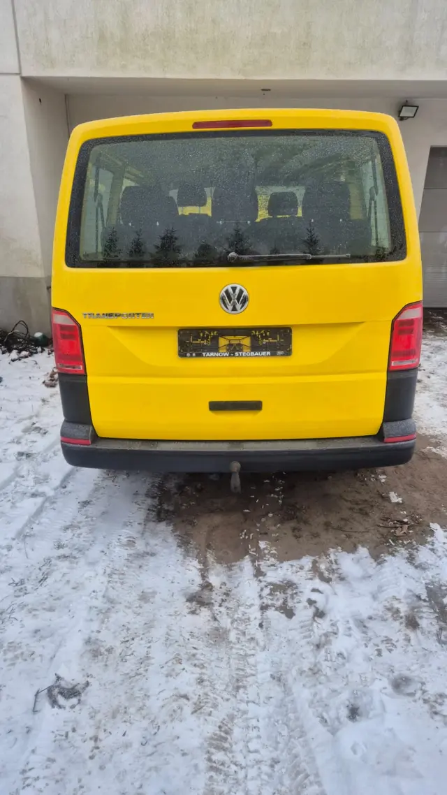 VOLKSWAGEN Transporter Multivan Edition