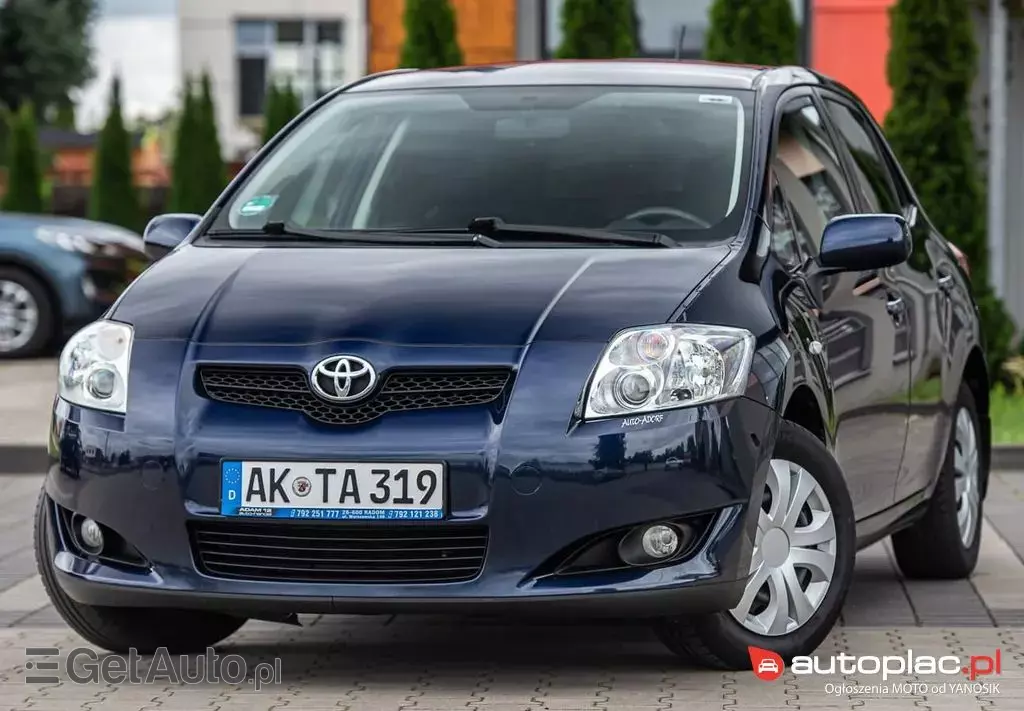 TOYOTA Auris 