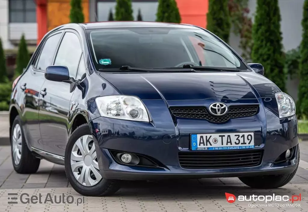 TOYOTA Auris 