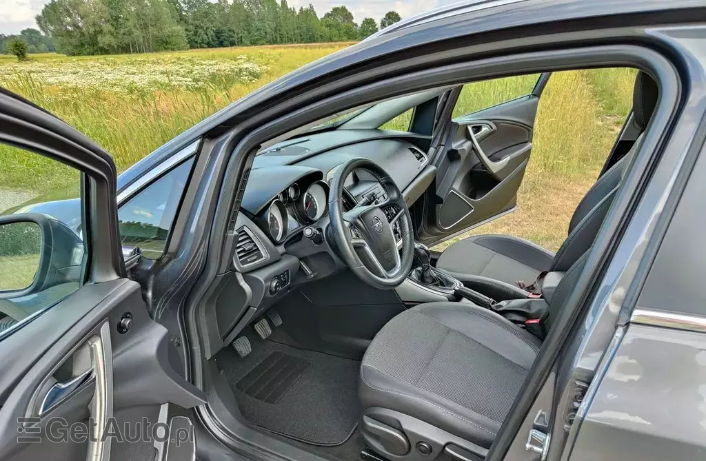 OPEL Astra 1.4 Turbo (140 KM)