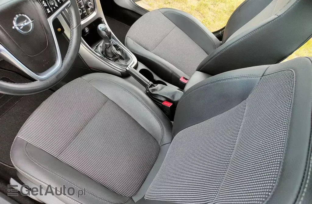 OPEL Astra 1.4 Turbo (140 KM)