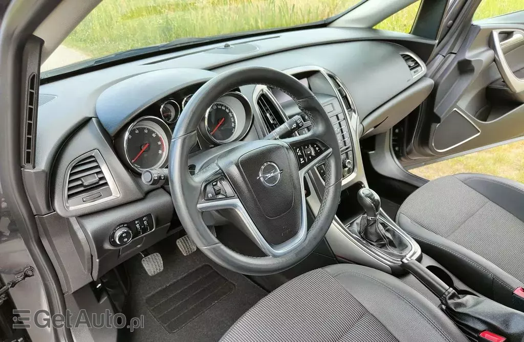 OPEL Astra 1.4 Turbo (140 KM)