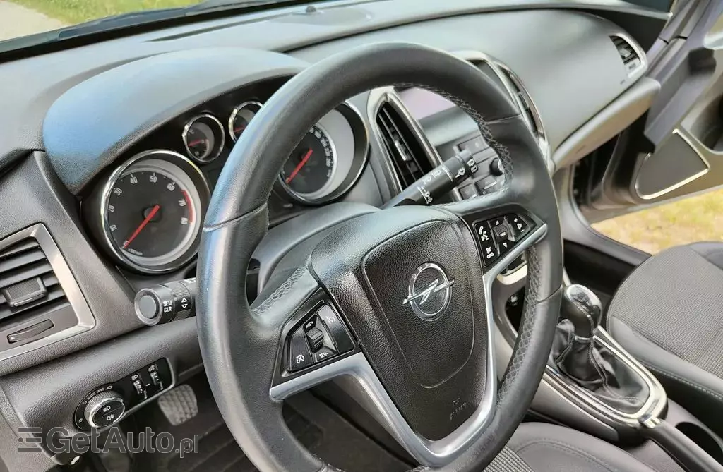 OPEL Astra 1.4 Turbo (140 KM)