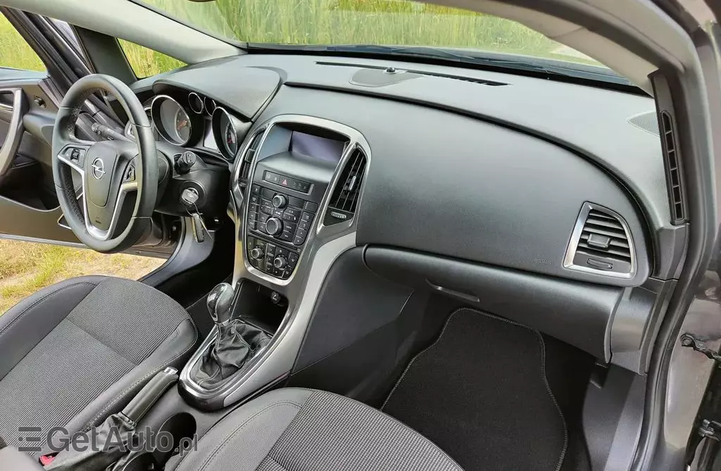 OPEL Astra 1.4 Turbo (140 KM)