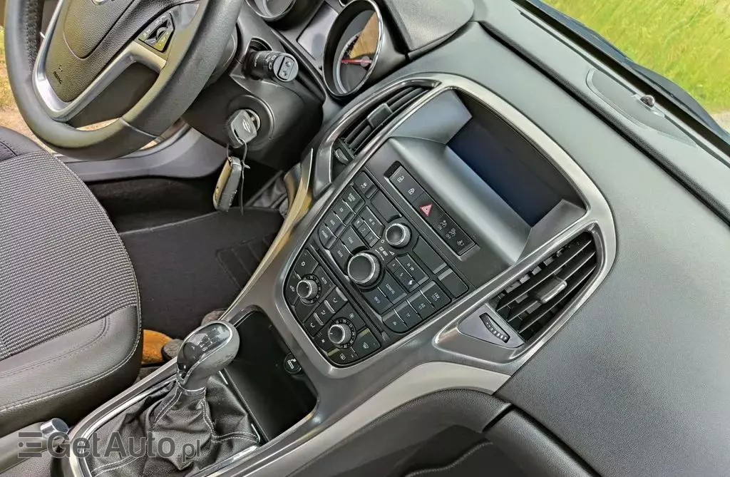 OPEL Astra 1.4 Turbo (140 KM)