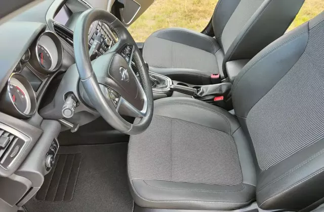 OPEL Astra 1.4 Turbo (140 KM)