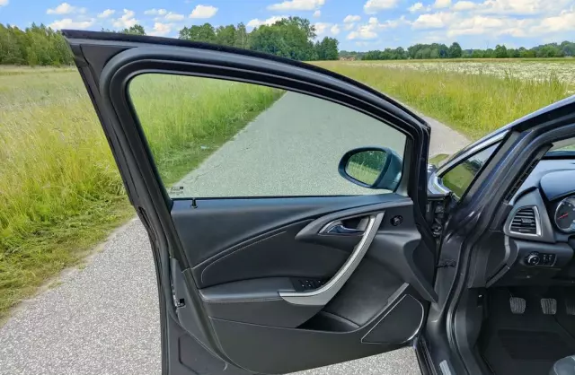 OPEL Astra 1.4 Turbo (140 KM)