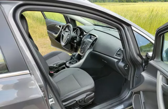 OPEL Astra 1.4 Turbo (140 KM)