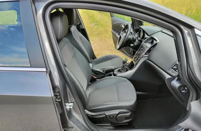 OPEL Astra 1.4 Turbo (140 KM)