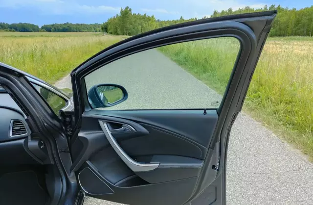 OPEL Astra 1.4 Turbo (140 KM)