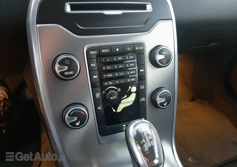 VOLVO V70 D3 Geartronic Summum