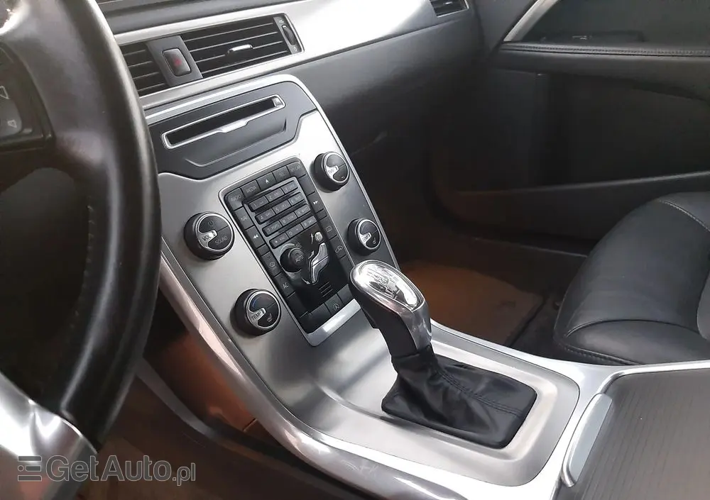 VOLVO V70 D3 Geartronic Summum