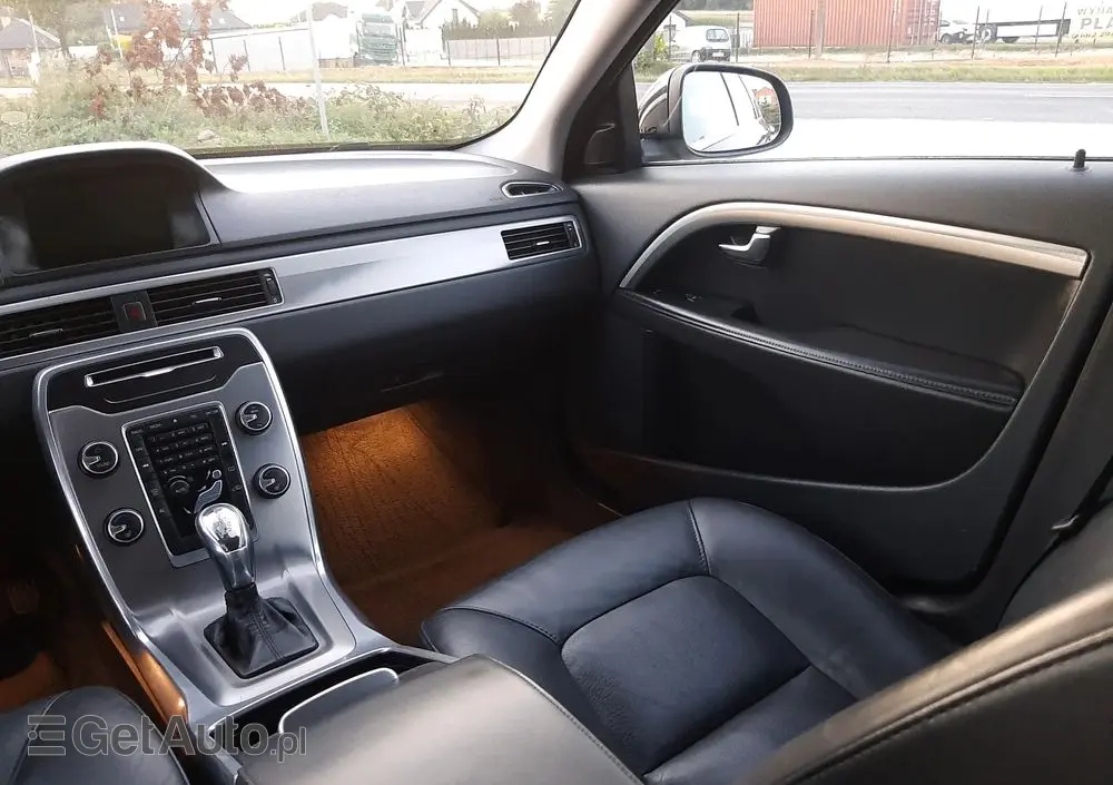 VOLVO V70 D3 Geartronic Summum