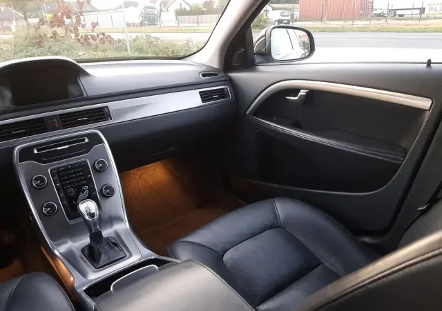 VOLVO V70 D3 Geartronic Summum