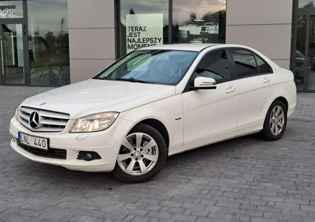 MERCEDES-BENZ Klasa C 180 BlueEFFICIENCY 7G-TRONIC
