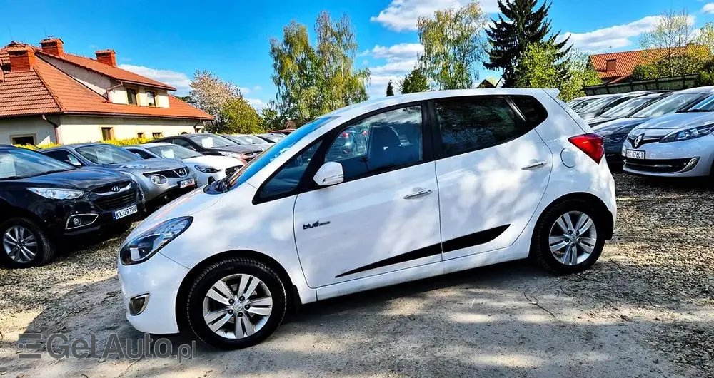 HYUNDAI Ix20 1.4 Premium blue