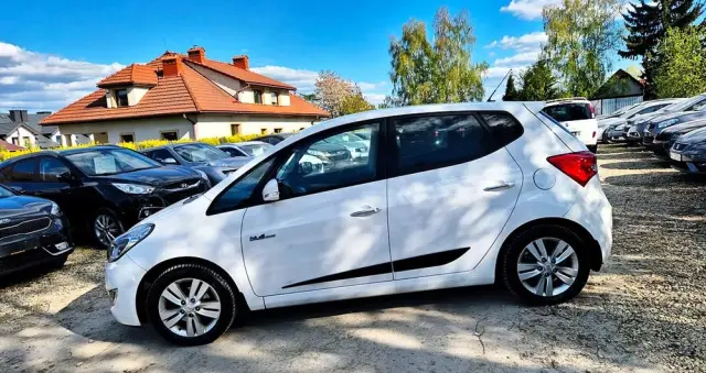 HYUNDAI Ix20 1.4 Premium blue