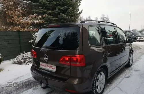 VOLKSWAGEN Touran 