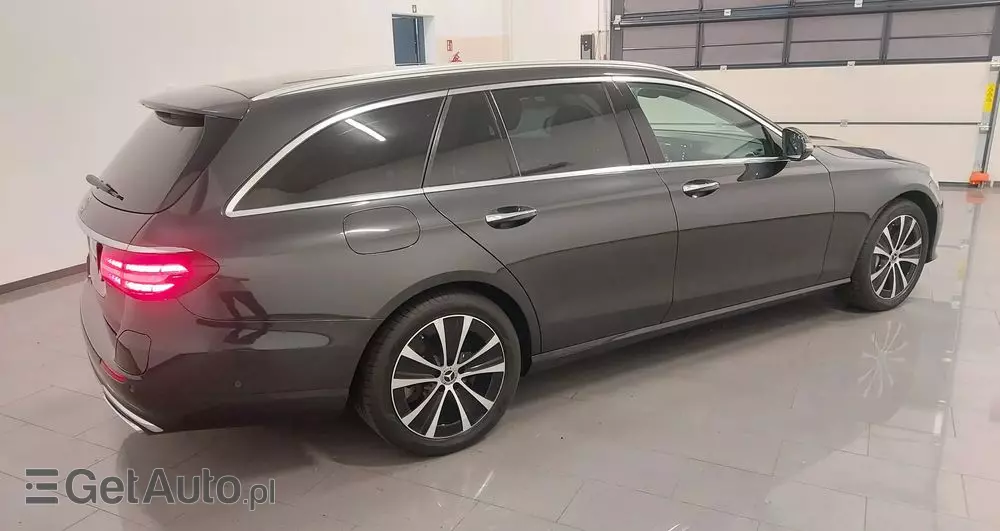 MERCEDES-BENZ Klasa E 220 d 9G-TRONIC Exclusive
