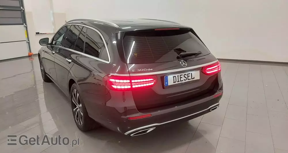 MERCEDES-BENZ Klasa E 220 d 9G-TRONIC Exclusive