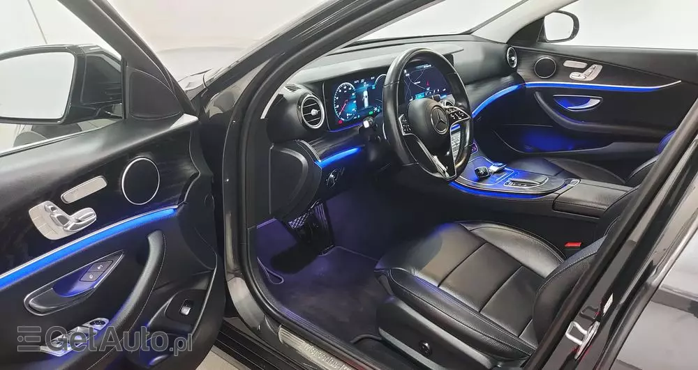 MERCEDES-BENZ Klasa E 220 d 9G-TRONIC Exclusive