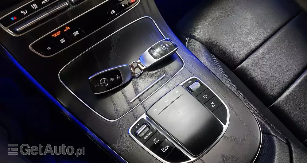 MERCEDES-BENZ Klasa E 220 d 9G-TRONIC Exclusive