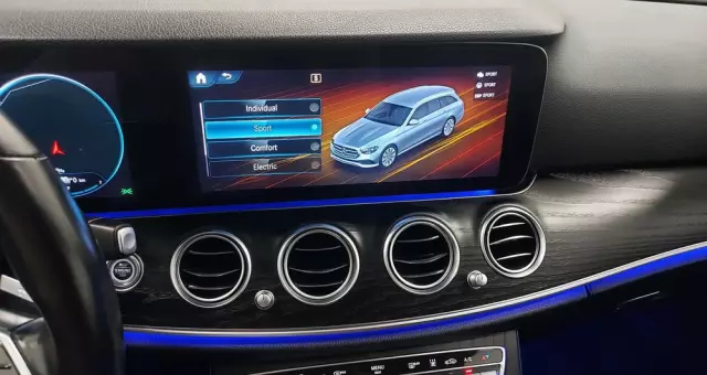 MERCEDES-BENZ Klasa E 220 d 9G-TRONIC Exclusive