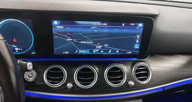 MERCEDES-BENZ Klasa E 220 d 9G-TRONIC Exclusive