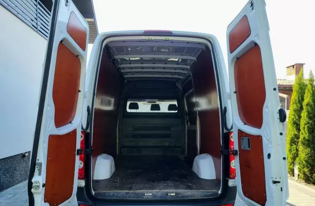 VOLKSWAGEN Crafter 