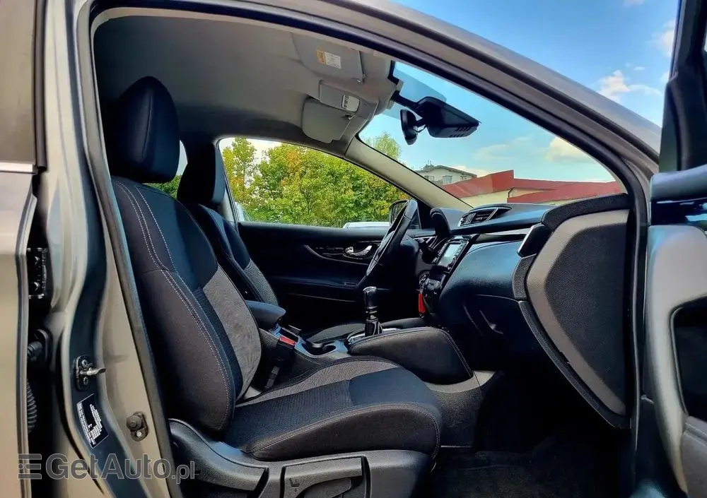 NISSAN Qashqai 1.2 DIG-T Tekna