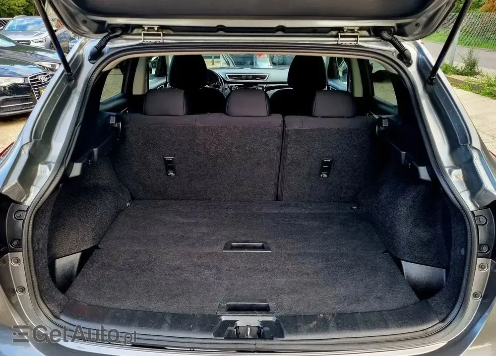 NISSAN Qashqai 1.2 DIG-T Tekna